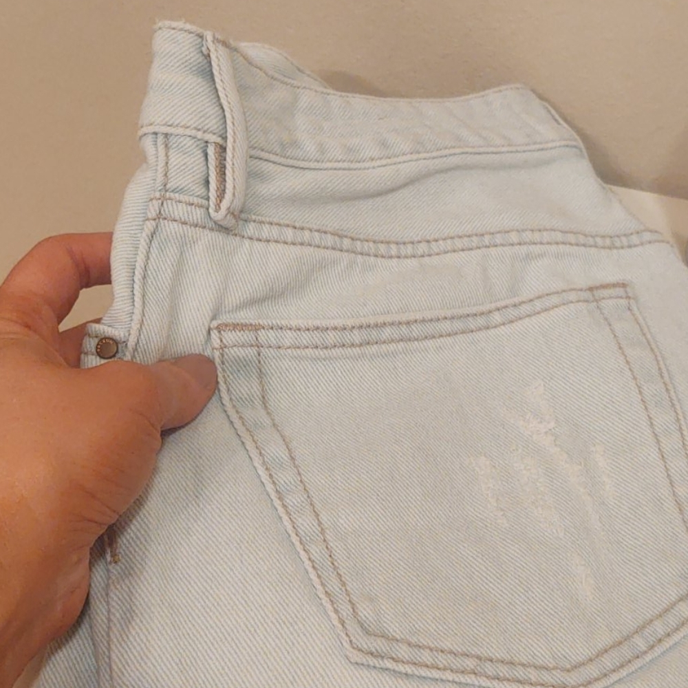 Pacsun Mid-Rise Distressed Denim Shorts - Picture 9 of 9